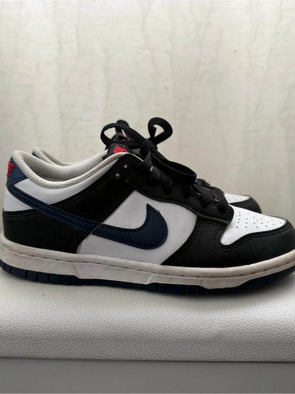 Nike Kids Low-Top Sneakers in Black, White & Navy